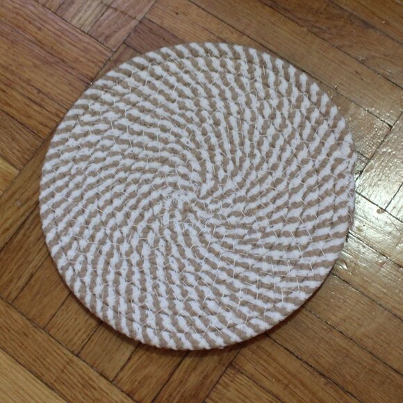 Crocheted Coasters Set of 4 Brown and White Large - Picture 4 of 4